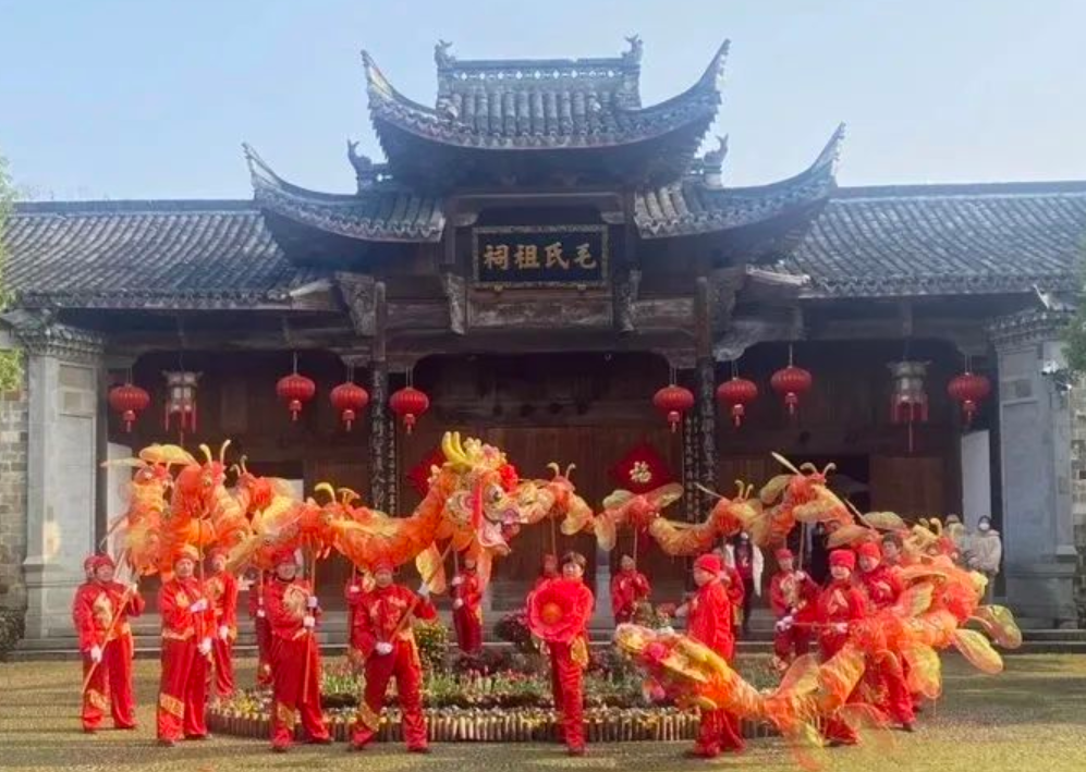 旅游市场强劲复苏 景区迎来“开门红”